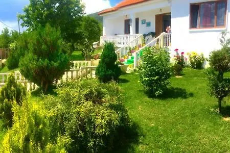 1 Holiday Shaban Διαμέρισμα Πόγραδετς